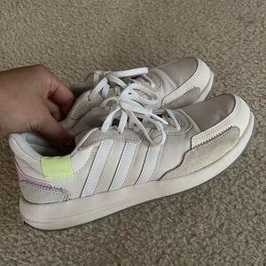 Adidas Retro Run Sneakers